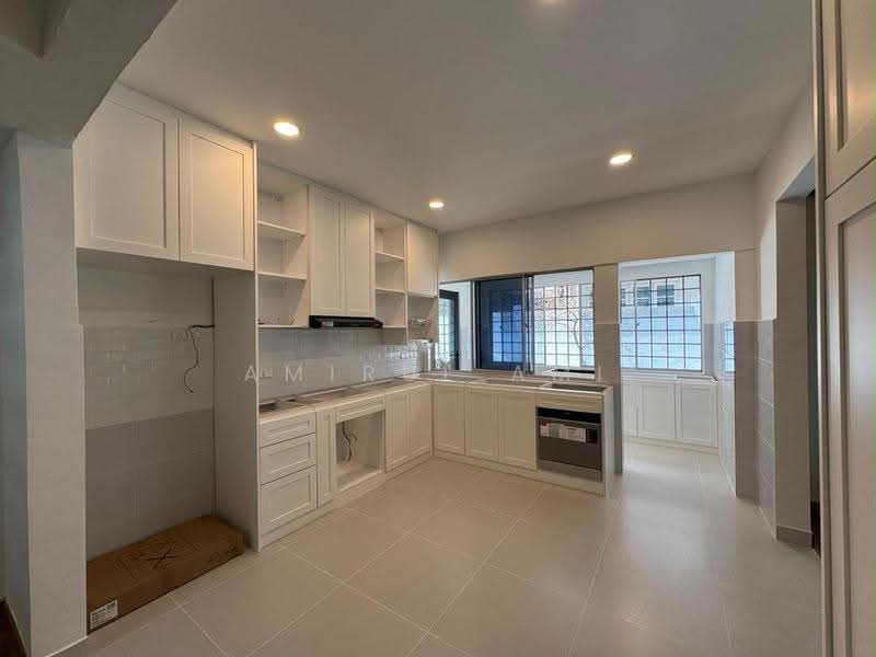 Semi-Detached House for Rent in Taman Lucky (Bangsar) - Amirul Ami - Kitchen - PropertyGuru.com.my