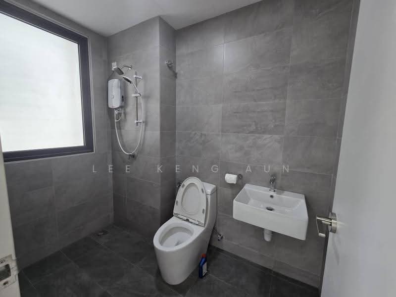 Service Residence for Sale at Sunsuria Forum - Lee Keng Aun - Bathroom - PropertyGuru.com.my
