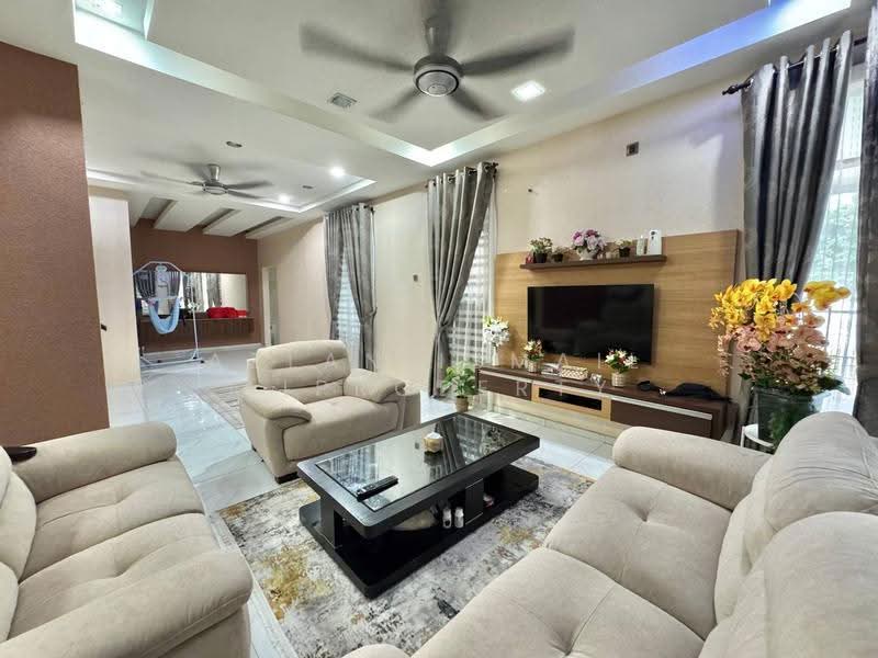 Rumah Kluster untuk Dijual di Taman Scientex Pasir Gudang (Pasir Gudang) - Azlan Ismail aiproperty - Living Room - PropertyGuru.com.my