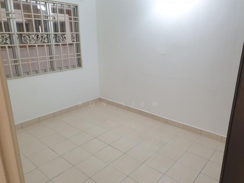 Apartment for Sale at Serdang Villa Apartment - Ron Liew - PropertyGuru.com.my