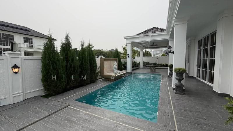 Rumah Banglo untuk Dijual di Eco Majestic (Semenyih) - Hilmi Ariffin - Pool - PropertyGuru.com.my