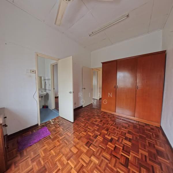 2-storey Terraced House for Sale in Bandar Kinrara (Selangor) - Adrian Leong - Bedroom - PropertyGuru.com.my