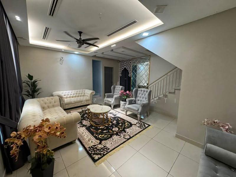 Rumah Teres 2-Tingkat untuk Dijual di Saujana Utama (Selangor) - Izzaza Izzati - Living Room - PropertyGuru.com.my