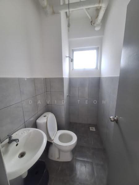 Apartment for Rent at Acacia Semenyih Apartment - David Teoh - Bathroom - PropertyGuru.com.my