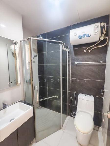 Condominium for Sale at Bay Point @ Country Garden Danga Bay - Neilson Tan - Bathroom - PropertyGuru.com.my