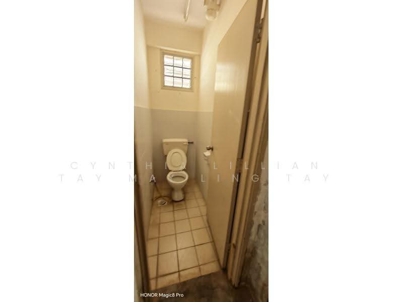 Kedai / Pejabat untuk Dijual di Seremban 2 (Negeri Sembilan) - Cynthia Lillian Tay May Ling Tay - Bathroom - PropertyGuru.com.my