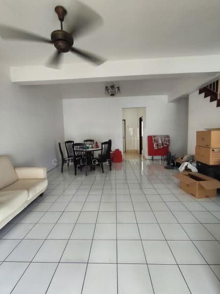 2-storey Terraced House for Sale in Taman Puncak Jalil (Seri Kembangan) - Chloe Wai - Living Room - PropertyGuru.com.my