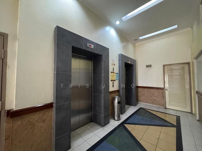 Pejabat untuk Dijual di Taman Maluri (Cheras) - Tris Jong - Corridor - PropertyGuru.com.my