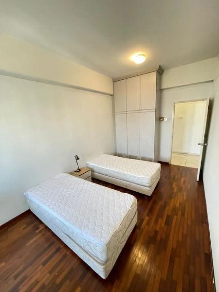 Kondominium untuk Dijual di Bukit Robson Condominium - Chen Kah Seng - Bedroom - PropertyGuru.com.my