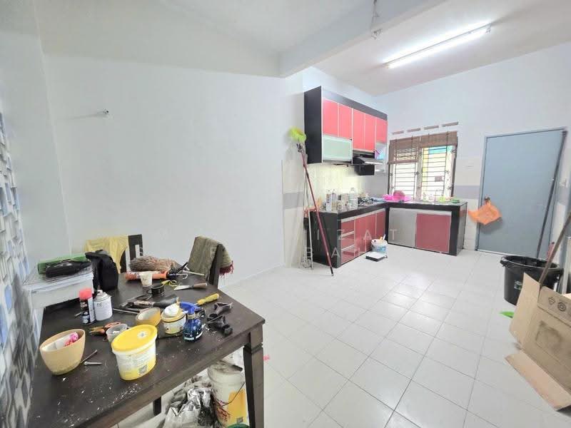 Rumah Teres untuk Dijual di Kampung Batu 9 Kebun Baru (Telok Panglima Garang) - Mohd Aizat Saiful Bahri - Kitchen - PropertyGuru.com.my