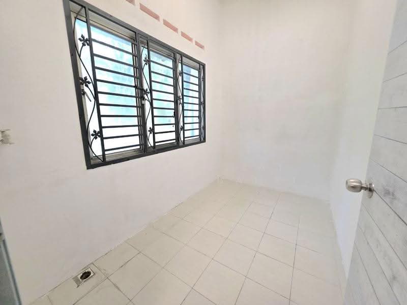 Rumah Teres untuk Dijual di Kampung Batu 9 Kebun Baru (Telok Panglima Garang) - Mohd Aizat Saiful Bahri - PropertyGuru.com.my