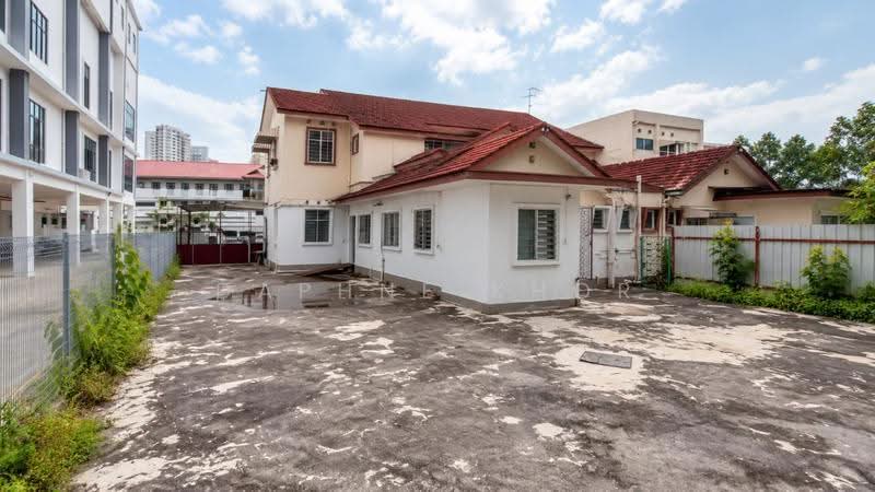 Semi-Detached House for Sale in Jalan Padang Victoria (George Town) - Daphne Khor - PropertyGuru.com.my