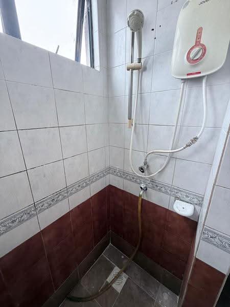 Apartment for Rent at Aster Court - YY Tey - Bathroom - PropertyGuru.com.my