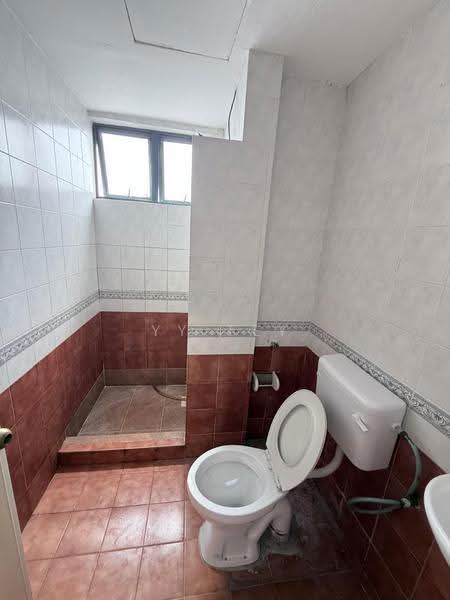 Apartment for Rent at Aster Court - YY Tey - Bathroom - PropertyGuru.com.my
