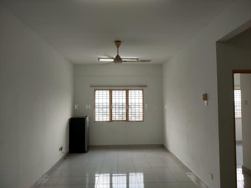 Pangsapuri untuk Disewa di Kemuning Aman - Khong T.K - Living Room - PropertyGuru.com.my