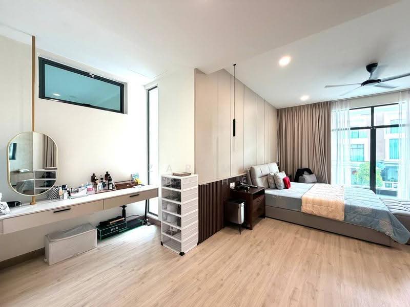 2.5-storey Terraced House for Sale in Taman Nusaputra Timur (Puchong) - Zarema Kulbuzheva - Bedroom - PropertyGuru.com.my