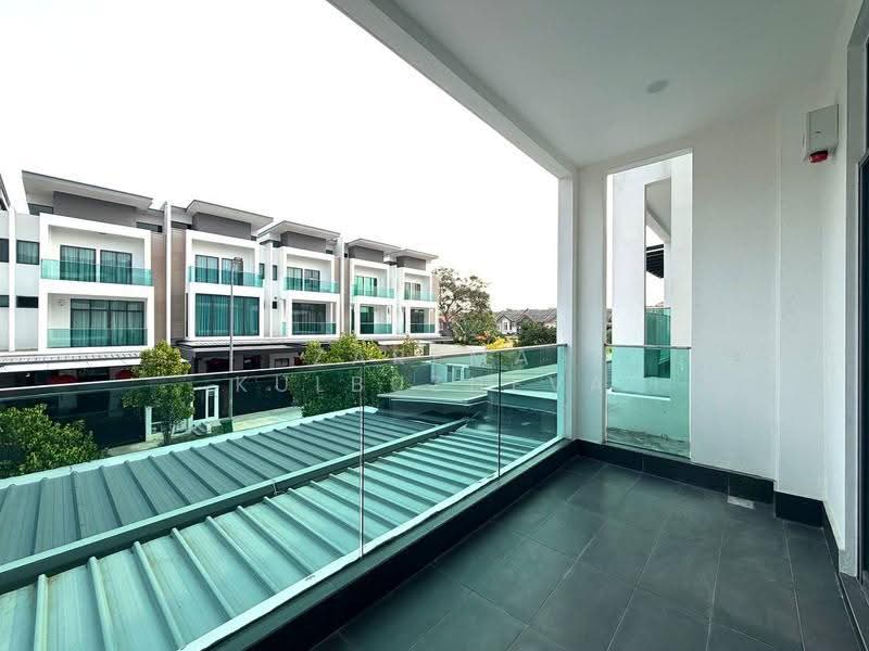 2.5-storey Terraced House for Sale in Taman Nusaputra Timur (Puchong) - Zarema Kulbuzheva - Exterior - PropertyGuru.com.my