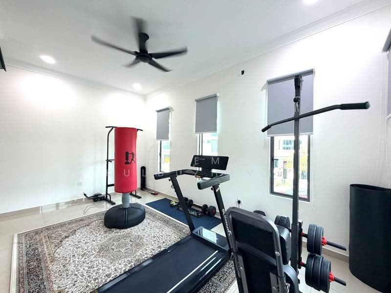 2.5-storey Terraced House for Sale in Taman Nusaputra Timur (Puchong) - Zarema Kulbuzheva - Gym - PropertyGuru.com.my