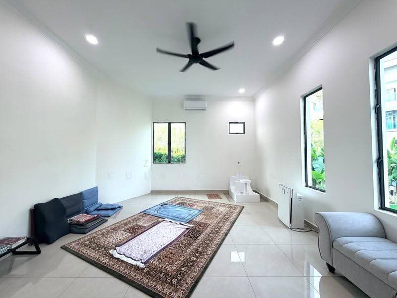 2.5-storey Terraced House for Sale in Taman Nusaputra Timur (Puchong) - Zarema Kulbuzheva - Living Room - PropertyGuru.com.my