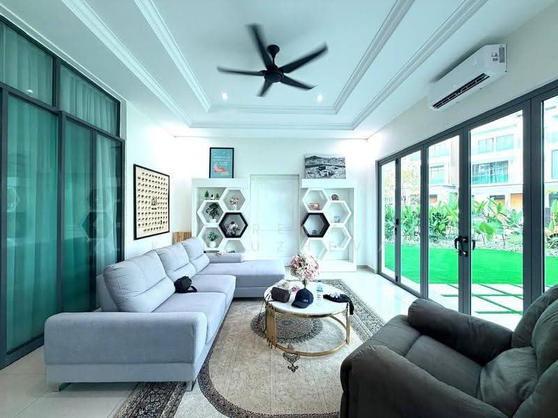 2.5-storey Terraced House for Sale in Taman Nusaputra Timur (Puchong) - Zarema Kulbuzheva - Living Room - PropertyGuru.com.my
