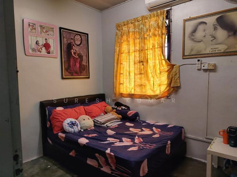 Rumah Teres 2-Tingkat untuk Dijual di Taman Medan Baru (Petaling Jaya) - Suresh Kumar - Bedroom - PropertyGuru.com.my
