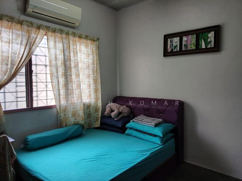 Rumah Teres 2-Tingkat untuk Dijual di Taman Medan Baru (Petaling Jaya) - Suresh Kumar - Bedroom - PropertyGuru.com.my