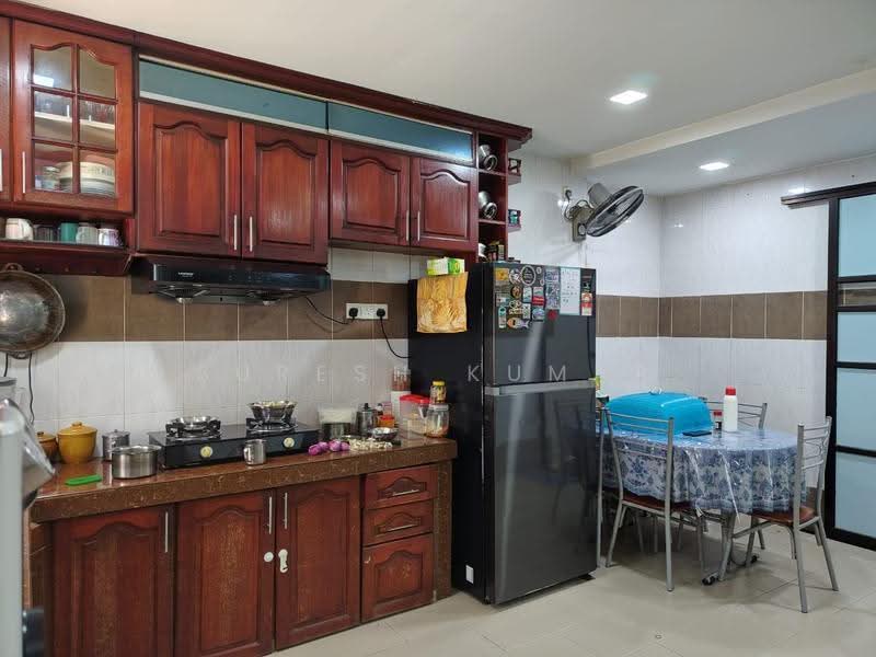 Rumah Teres 2-Tingkat untuk Dijual di Taman Medan Baru (Petaling Jaya) - Suresh Kumar - Kitchen - PropertyGuru.com.my