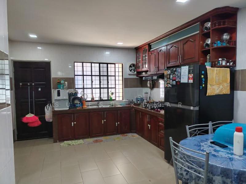 Rumah Teres 2-Tingkat untuk Dijual di Taman Medan Baru (Petaling Jaya) - Suresh Kumar - Kitchen - PropertyGuru.com.my