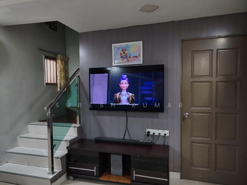 Rumah Teres 2-Tingkat untuk Dijual di Taman Medan Baru (Petaling Jaya) - Suresh Kumar - Living Room - PropertyGuru.com.my