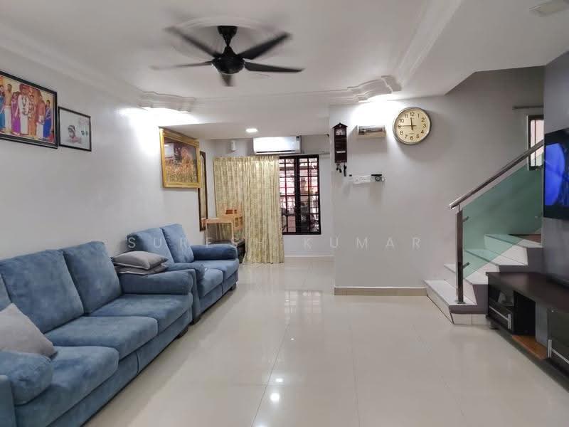 Rumah Teres 2-Tingkat untuk Dijual di Taman Medan Baru (Petaling Jaya) - Suresh Kumar - Living Room - PropertyGuru.com.my