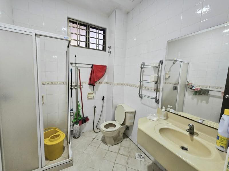 Semi-Detached House for Sale in Cheras (Selangor) - Elly Chong - Bathroom - PropertyGuru.com.my