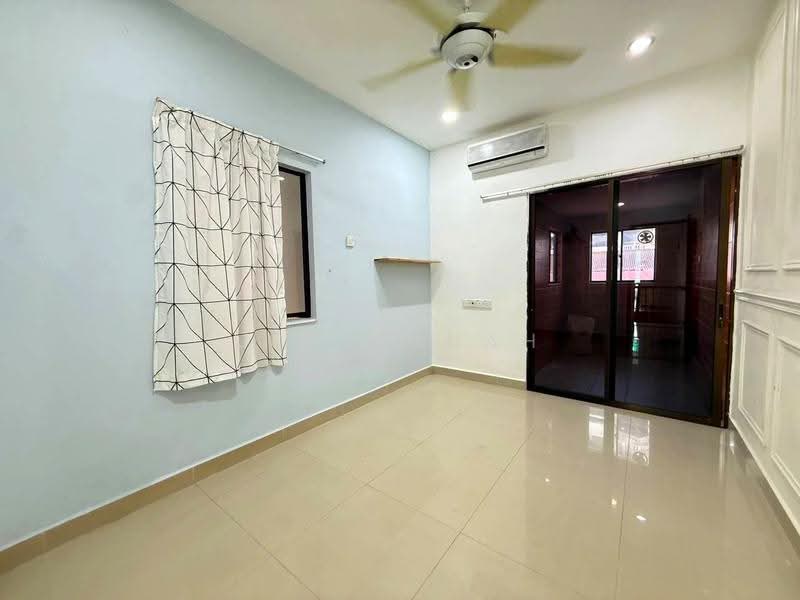2-storey Terraced House for Sale in Jelutong (Penang) - Jin Chuah - Living Room - PropertyGuru.com.my