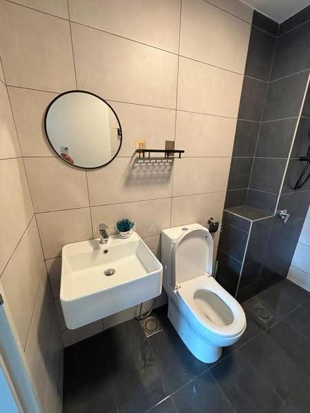 Kondominium untuk Disewa di The Parque Residences - Fiona Lee - Bathroom - PropertyGuru.com.my