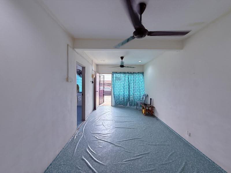 Terraced House for Sale in Taman Mengkibol (Kluang) - Sam Bro - Living Room - PropertyGuru.com.my