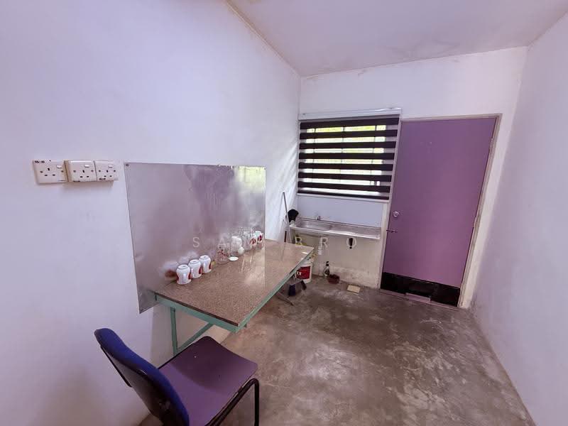 Terraced House for Sale in Taman Mengkibol (Kluang) - Sam Bro - Kitchen - PropertyGuru.com.my