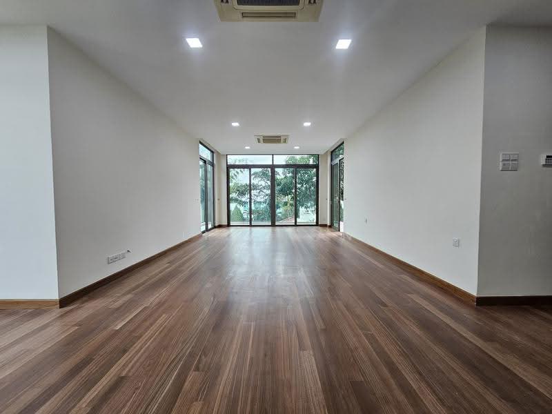Rumah Banglo untuk Dijual di Bukit Gita Bayu (Seri Kembangan) - Lily Tan - Living Room - PropertyGuru.com.my