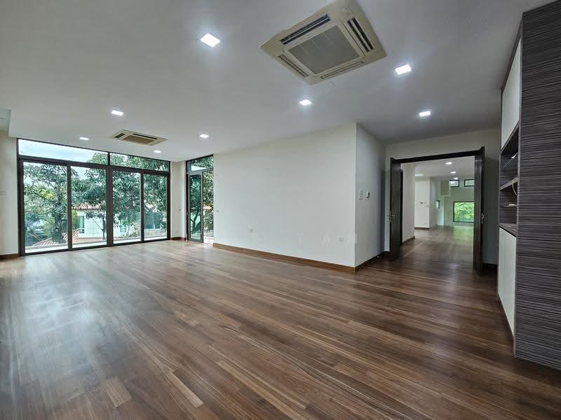 Rumah Banglo untuk Dijual di Bukit Gita Bayu (Seri Kembangan) - Lily Tan - Living Room - PropertyGuru.com.my