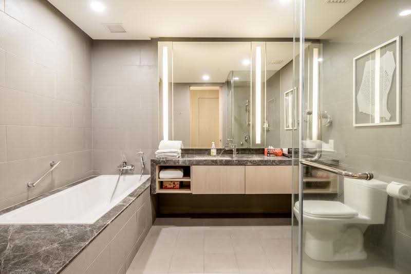 Kediaman Servis untuk Dijual di Fraser Residence (188 Suites) - Adam Yeap - Bathroom - PropertyGuru.com.my