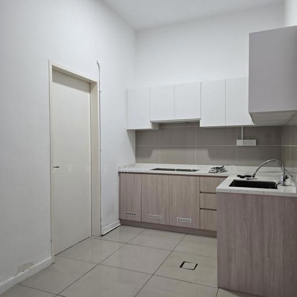 3-storey Terraced House for Rent in Batu 9 (Cheras) - Jeremy Yong - Kitchen - PropertyGuru.com.my