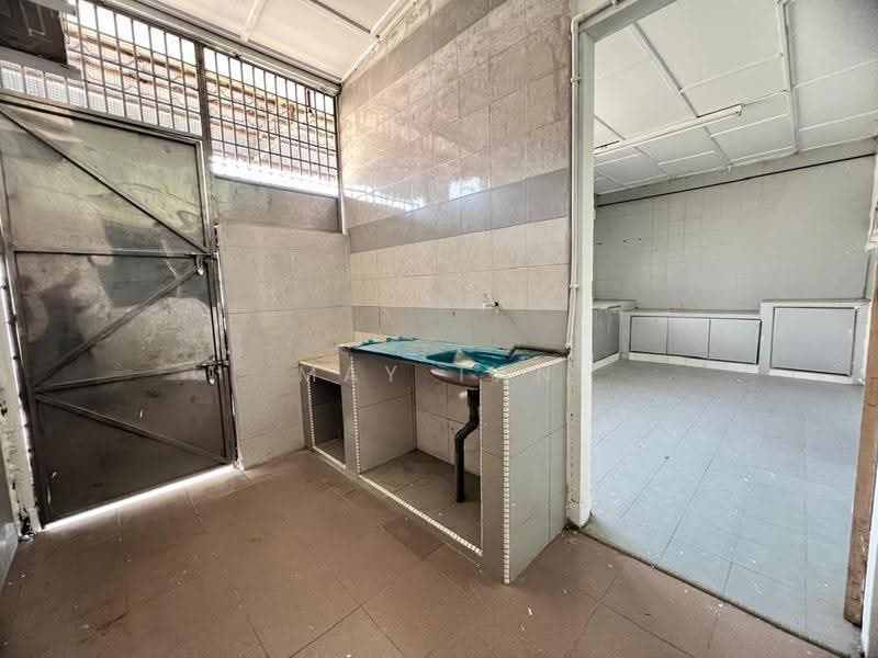 1-storey Terraced House for Sale in Taman Desa Kluang (Kluang) - May Tan - Kitchen - PropertyGuru.com.my