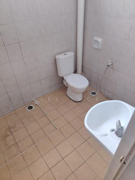 2-storey Terraced House for Rent in Batu Maung (Penang) - Alex Thor - Bathroom - PropertyGuru.com.my