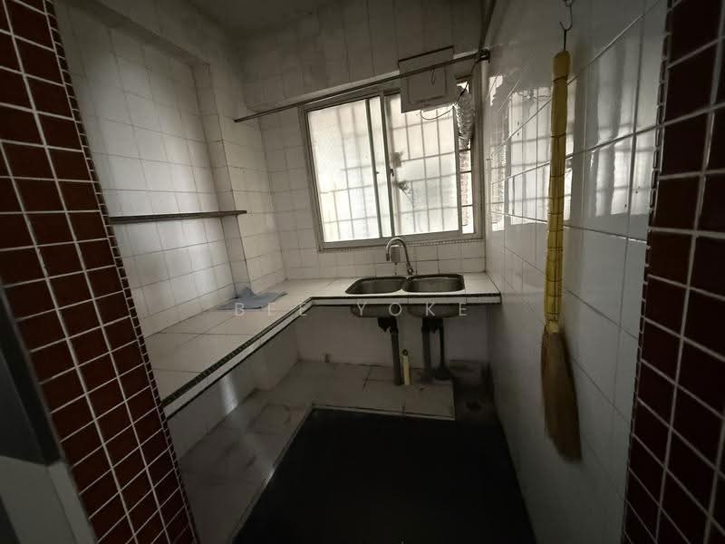 Apartment for Sale at Aman Puri Apartment - Bee Yoke - Kitchen - PropertyGuru.com.my
