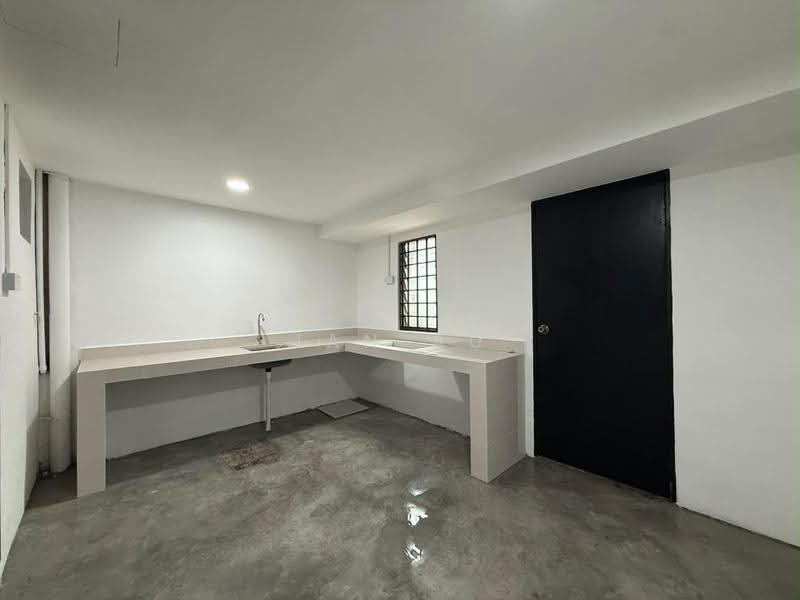 2-storey Terraced House for Sale in Taman Molek (Johor Bahru) - JAN AU - Kitchen - PropertyGuru.com.my