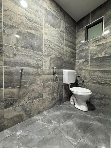 2-storey Terraced House for Sale in Taman Molek (Johor Bahru) - JAN AU - Bathroom - PropertyGuru.com.my