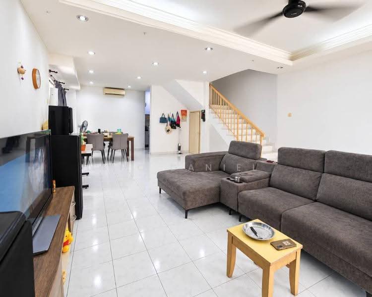Rumah Berkembar untuk Dijual di Kota Kemuning (Shah Alam) - Kho Daniel - Living Room - PropertyGuru.com.my
