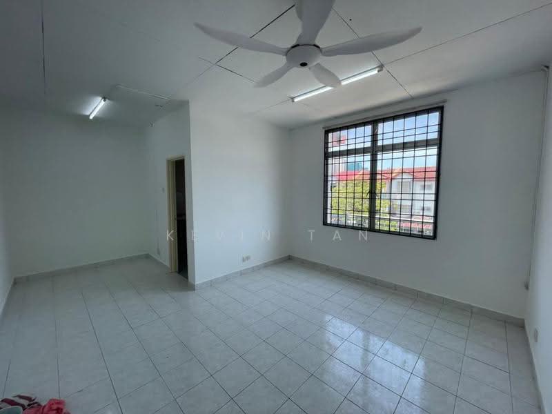 2.5-storey Terraced House for Sale in Puchong (Selangor) - Kevin Tan - Living Room - PropertyGuru.com.my