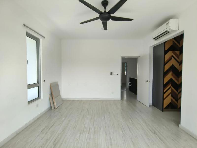Rumah Teres 2-Tingkat untuk Disewa di Rawang (Selangor) - Tris Jong - Living Room - PropertyGuru.com.my
