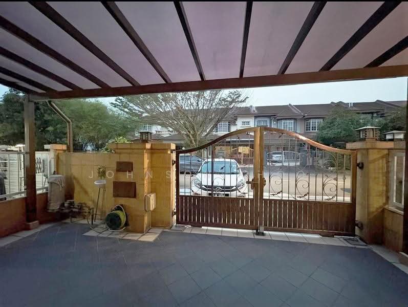 2-storey Terraced House for Sale in Puchong (Selangor) - Johnson Khoo - Car Porch Area with Tiles - PropertyGuru.com.my
