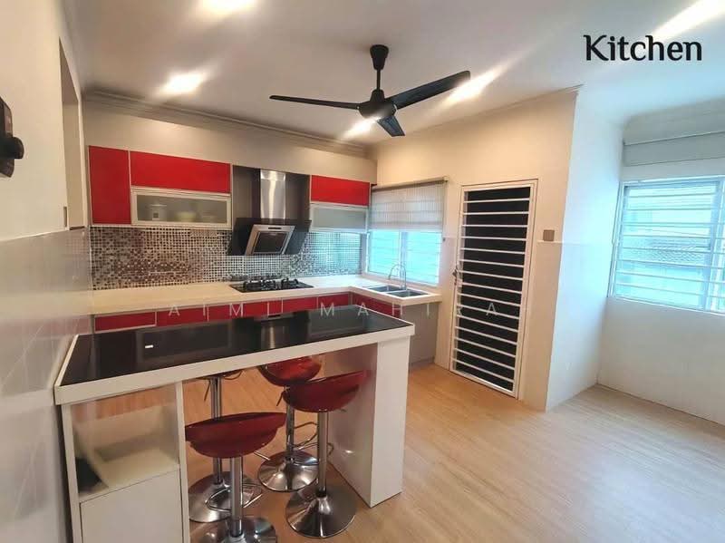 2.5-storey Terraced House for Sale in Taman Puncak Saujana (Kajang) - Aimi Mahirah - Kitchen - PropertyGuru.com.my