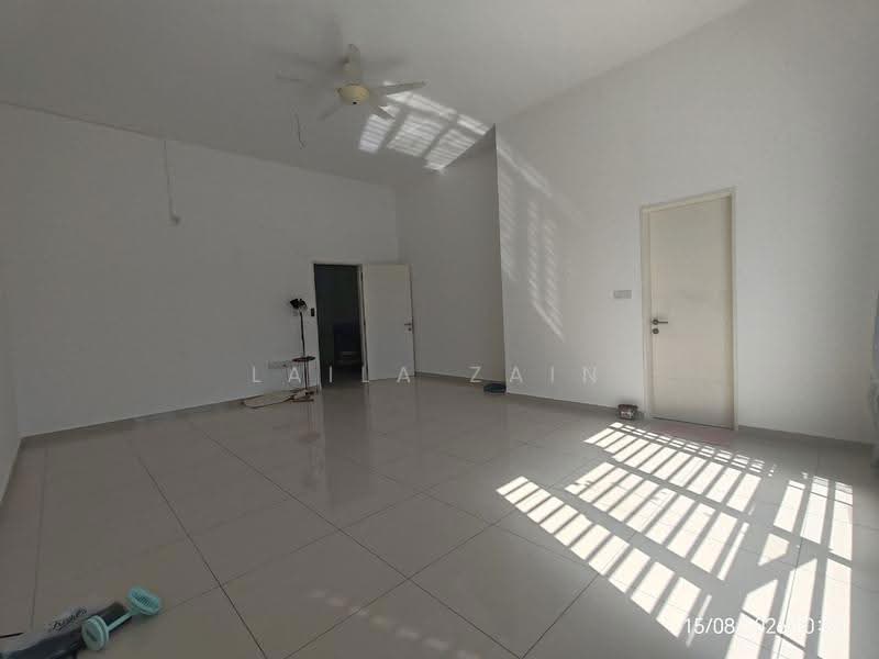 Terraced House for Sale in Bandar Sri Sendayan (Negeri Sembilan) - Laila Zain - Living Room - PropertyGuru.com.my
